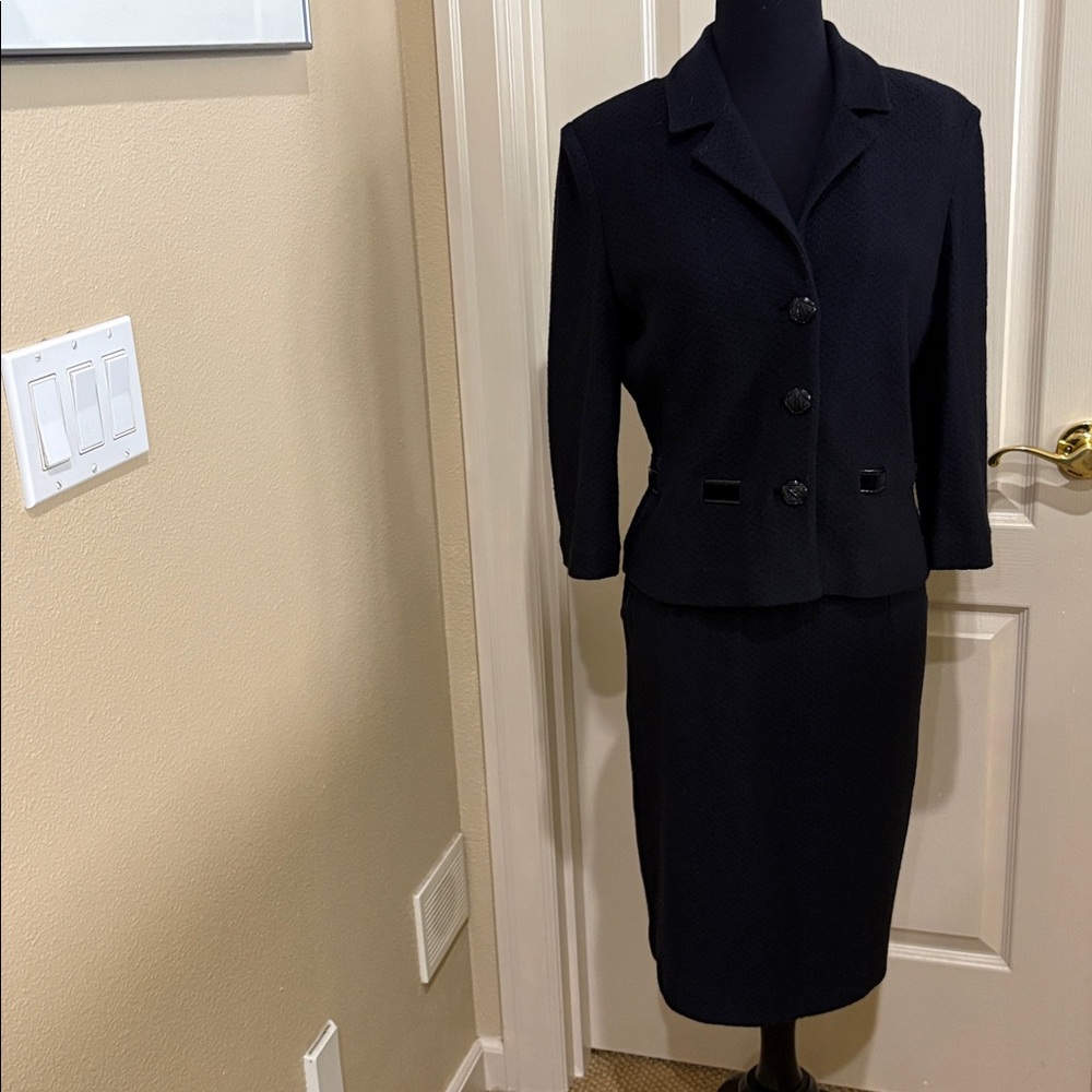 St John Couture Caviar Black Skirt Suit jacket 6 skirt 8 $2700